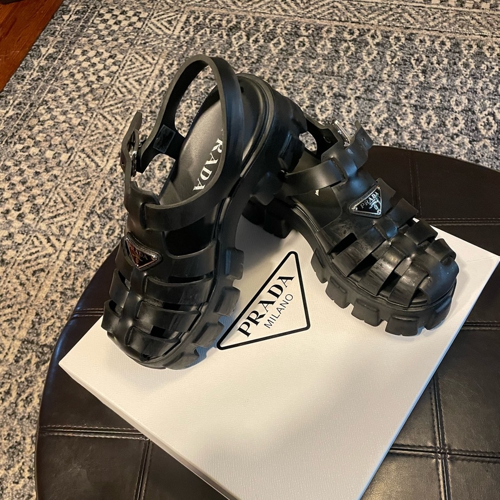 Size 38 (eu) black Prada foam rubber sandals - worn 2 times, box included